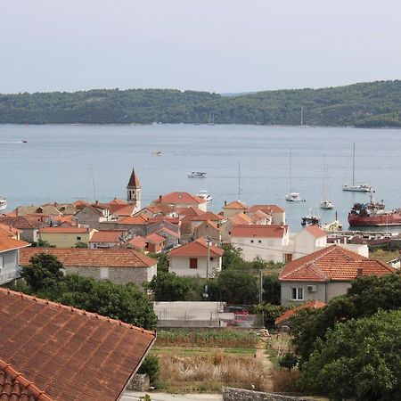 Lux Apartman S Pogledom Na More Trogir Eksteriør billede