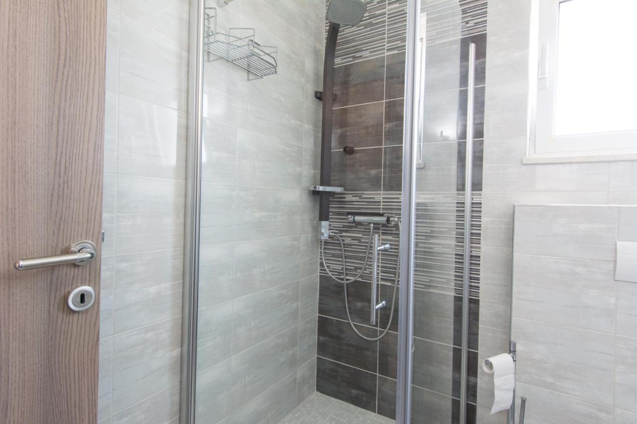 Lux Apartman S Pogledom Na More Trogir Eksteriør billede
