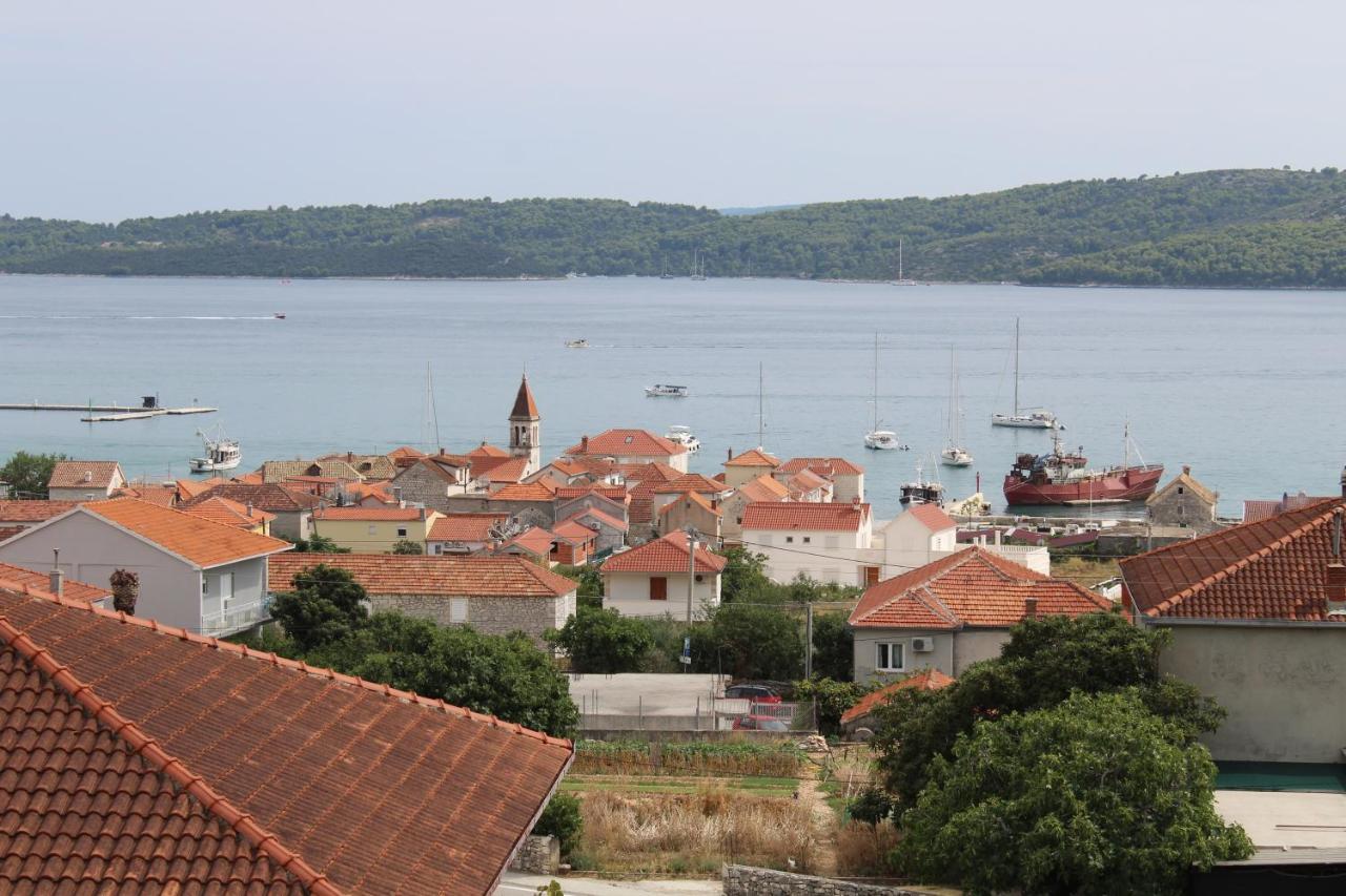 Lux Apartman S Pogledom Na More Trogir Eksteriør billede