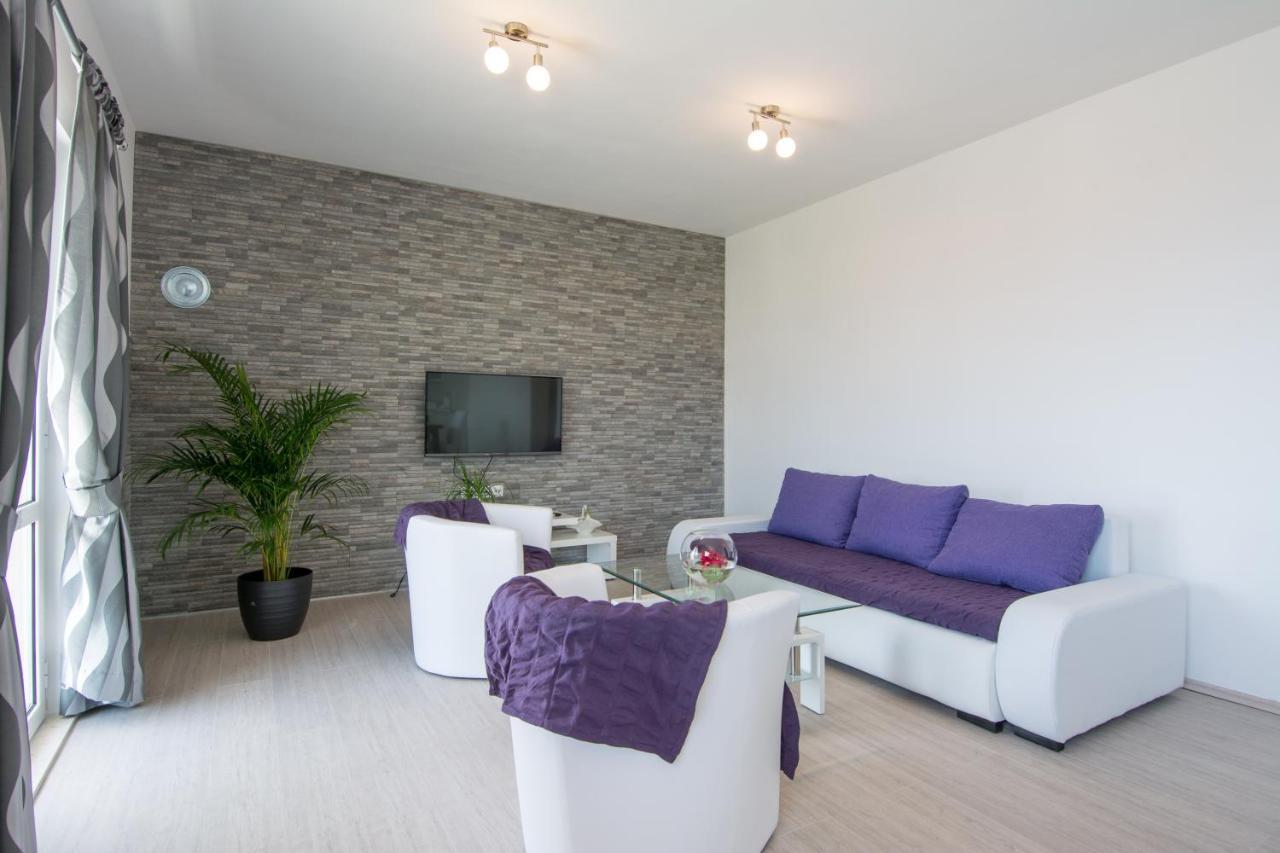 Lux Apartman S Pogledom Na More Trogir Eksteriør billede